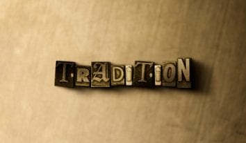 LG Frankfurt: Irreführende Werbung mit langer (Unternehmens-)Tradition und mit der Aussage „…ist eine Marke der…“