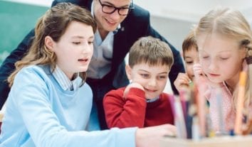 Klassenfotos: Lehrer muss Abbildung seiner Person im Jahrbuch dulden