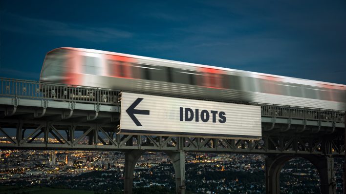 „Idiot“: Beleidigend, aber als Meinungsäußerung zulässig